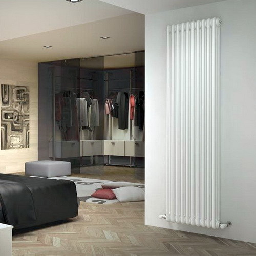 Стальной трубчатый радиатор отопления Zehnder Charleston 3180 4 секции RAL7016 Стальной трубчатый радиатор отопления Zehnder Charleston 3180 4 секции RAL7016